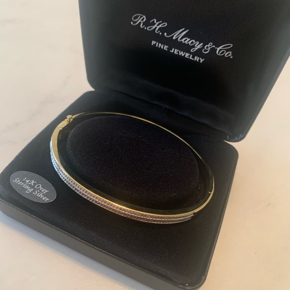 Diamond bangle bracelet - Picture 3 of 5